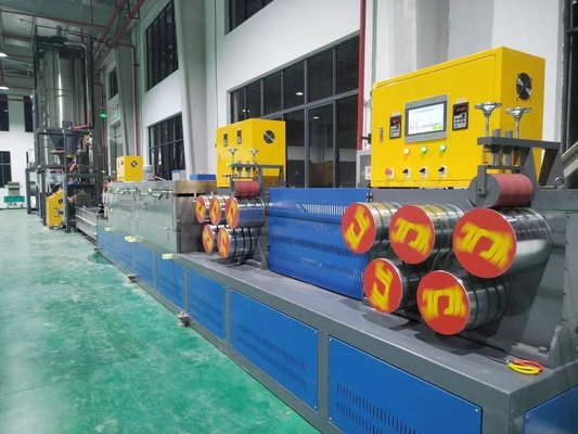 450 kg/uur PET-plastiekbandmachine flessenvlokken materiaal met bandbreedte 9-32 mm