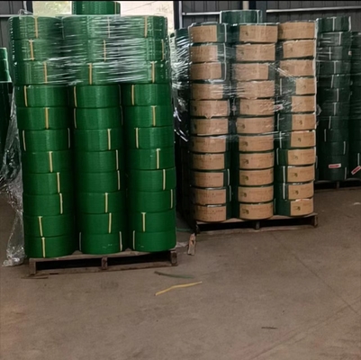PET-plastiekstaalband, PET-verpakkingsband bij hoge temperatuur, UV-bestand, dikte:00,6-1,2 mm, 20 kg/rol