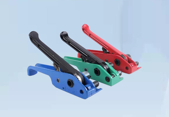 Handbediend de machinekarton die van de doosriem Machine auto het vastbinden machinepp riem vastbinden die machine vastbinden