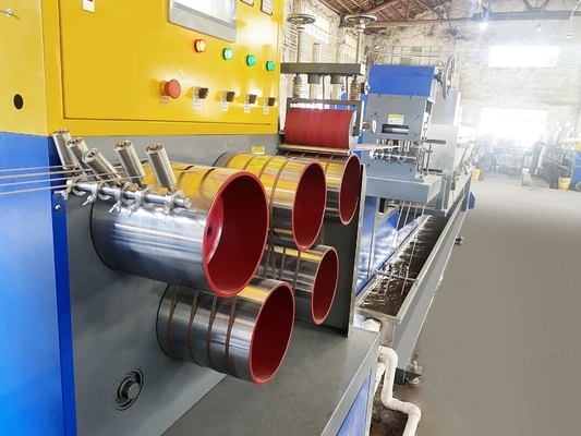 Van de de Riemuitdrijving van het polyesterhuisdier de Riem van het de Lijnhuisdier Productiemachine met Koeltoren