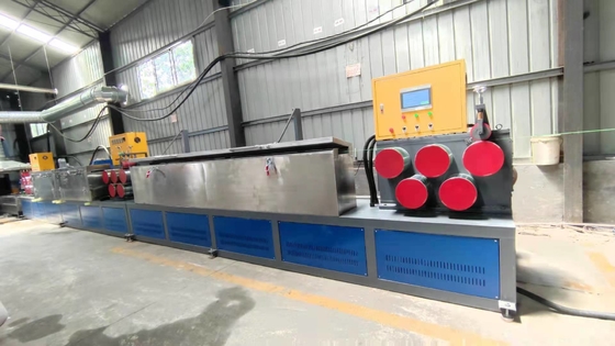 400-450KGS/H HUISDIERENriem Automatische Output 4 van de Productiemachine volledig